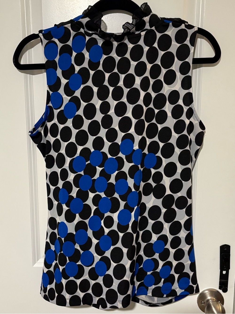 New Directions Blue Black Polka Dot Ruffle Sleeveless Top Size M - Picture 3 of 3